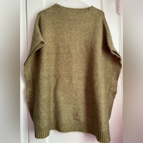 Universal Thread Oversized Short Dolman Sleeves Straight Line Sweater Sz: OSFM - Picture 2 of 7
